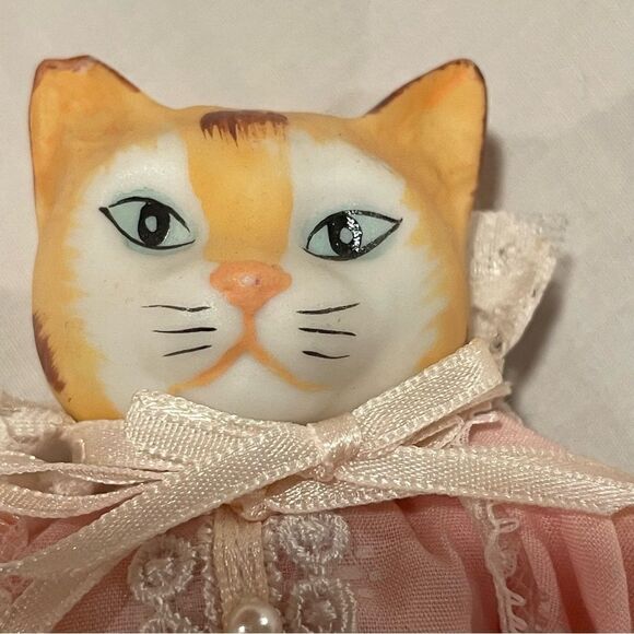 Vintage Goebel Porcelain 7”H Orange Tabby Cat Doll With Stand Made Germany - Picture 8 of 10